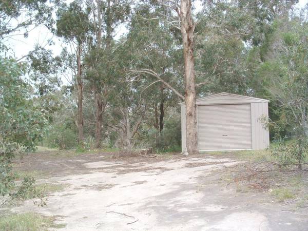 BUILDING BLOCK WITH PRIVATE JETTY BERTH Picture 3