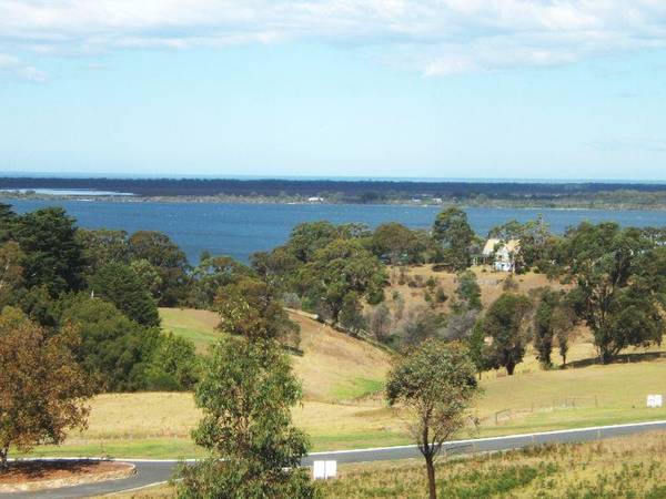 MAGNIFICENT LAKE & OCEAN VIEW BLOCK Picture 3
