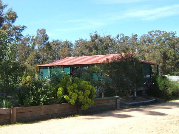 OUTSTANDING LIFESTYLE PROPERTY Picture 2