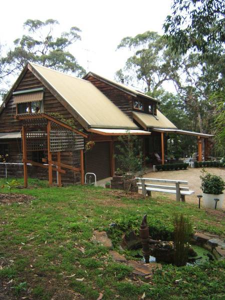 PRIVATE, PEACEFUL COTTAGE Picture 1