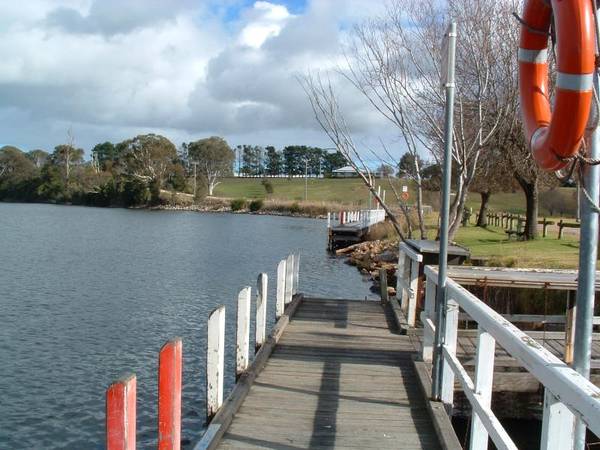 RIVERSIDE ON THE TAMBO Picture 3