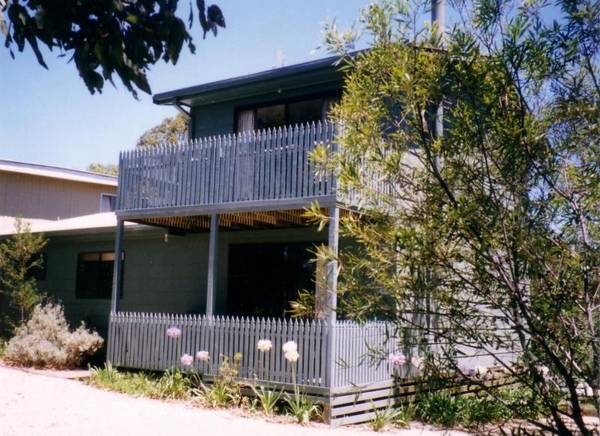 TERRIFIC HOME & SHED PACKAGE! Picture 1