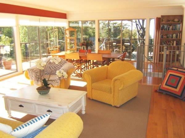 THE GREAT ENTERTAINER Picture 3