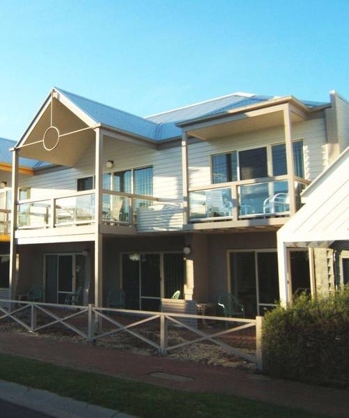 THE MOORINGS AT METUNG Picture 1