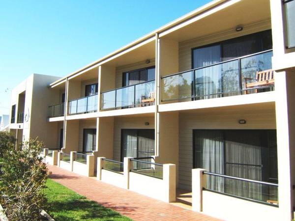 UNIT 3 AT METUNG WATERS Picture 1