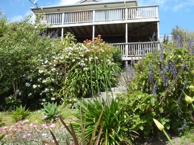 Private Sale - Fantastic Bay Views Waiheke Island Picture