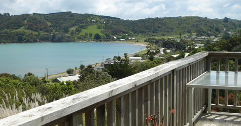 Private Sale - Fantastic Bay Views Waiheke Island Picture 3