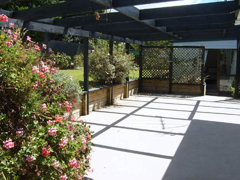 Private Sale - Oratia, Waitakere Home & Income! Picture 3