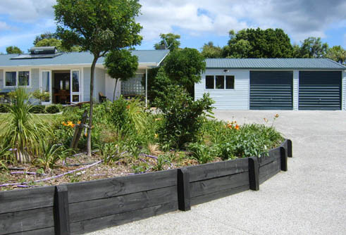 Private Sale - Oratia, Waitakere Home & Income! Picture 1