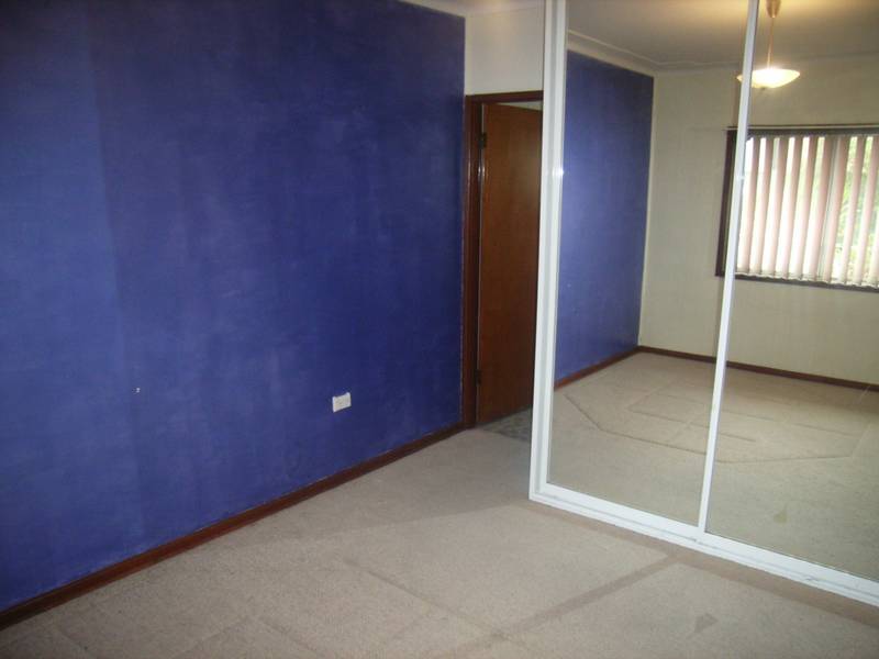 A FOOT IN THE MARKET PLACE Picture 3