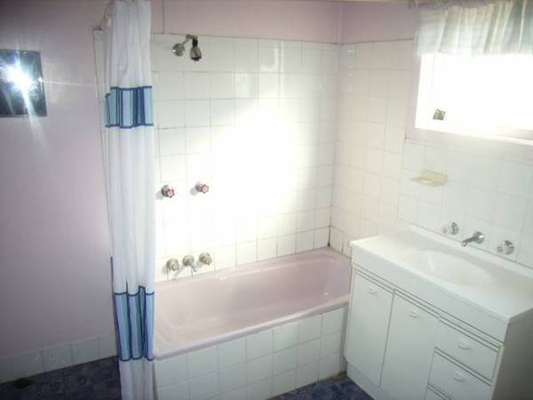 UNDER INSTRUCTIONS FROM THE MORTGAGEE Picture 3