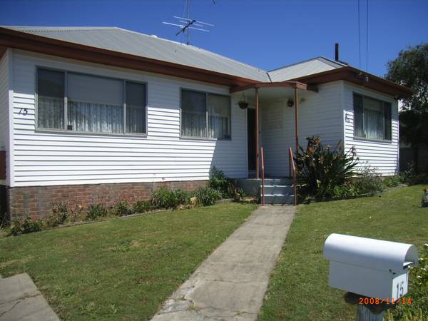 Large Block in Breezy Location Picture