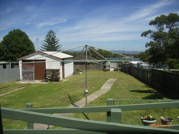 Large Block in Breezy Location Picture