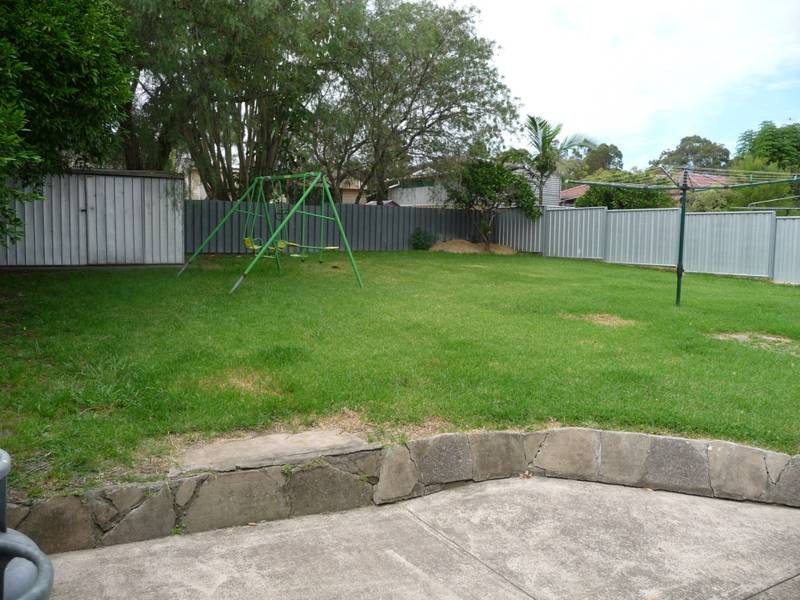 Another One SOLD by Colin Chapman Real Estate
-
5 Bedrooms = University Accommodation!! Picture 3