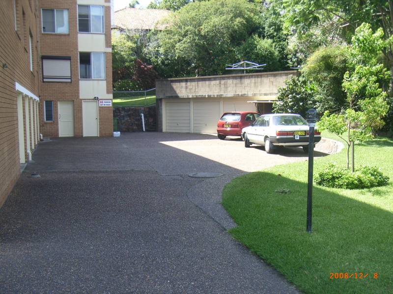 SPACE AND PRIVACY ON TOP FLOOR. Picture