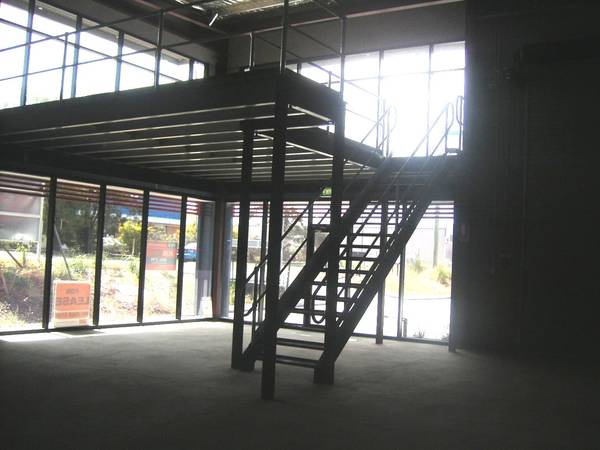 OFFICE/WAREHOUSE Picture 2