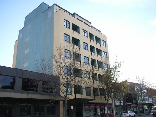 2 BEDROOM CITY APARTMENT Picture 1