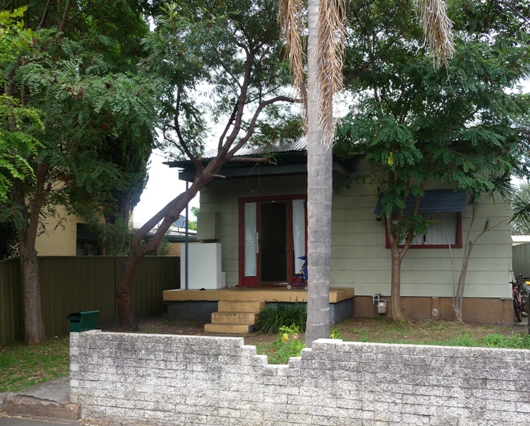 Tucked Away in Town. Picture 1