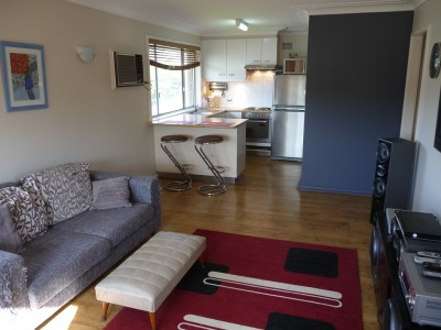 CENTRAL TO MANY AMENTIIES Picture