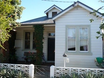 LOCATION AND LIFESTYLE AWAITS Picture