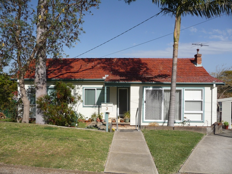 FAMILY SPLENDOUR Picture 1