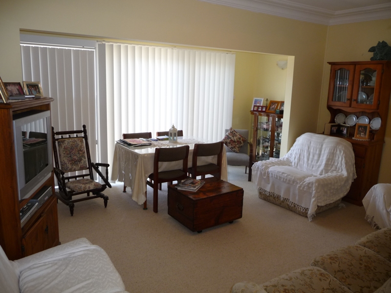 FAMILY SPLENDOUR Picture 3