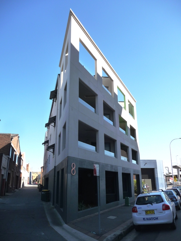 POSITIONED FOR UTMOST CONVENIENCE Picture 1