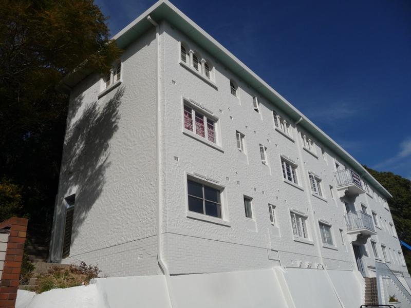 ROMANTIC INNER CITY ABODE Picture 1