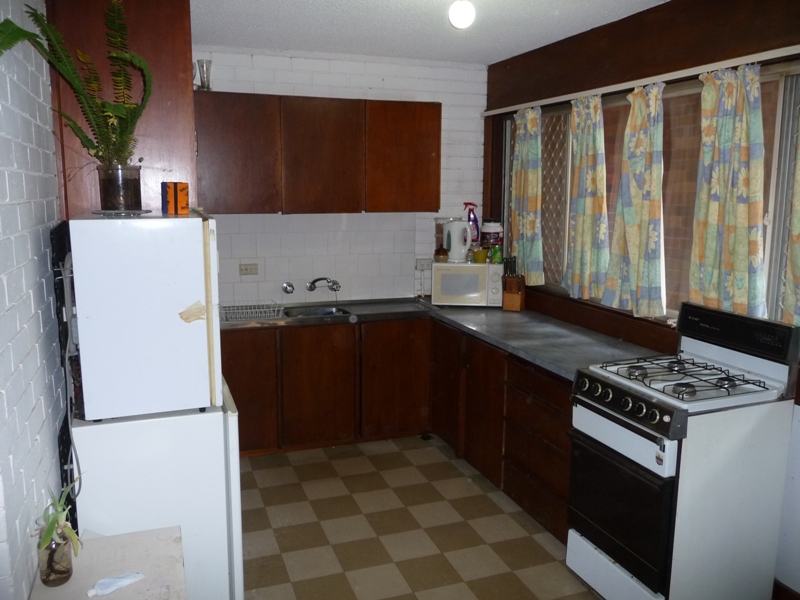 CONVENIENCE & LIFESTYLE OPPORTUNITY Picture 2