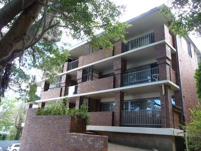 CONVENIENCE & LIFESTYLE OPPORTUNITY Picture