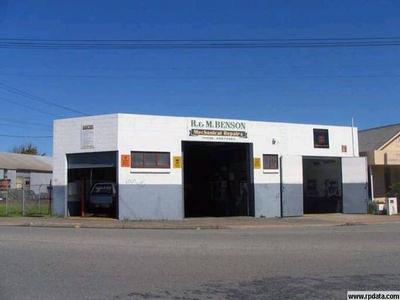 CORNER LOCATION Picture