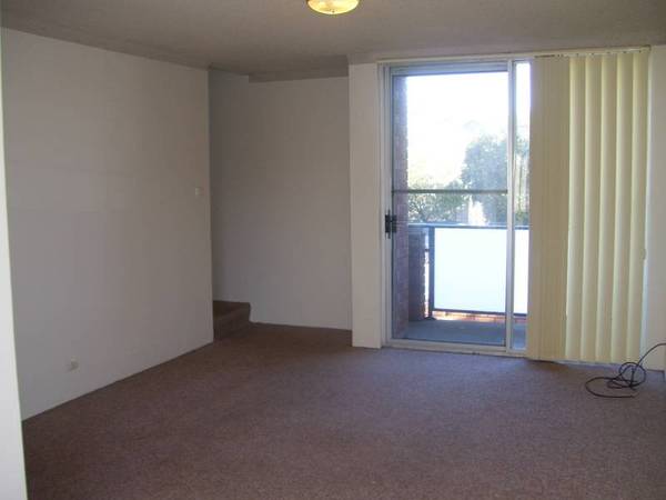 CONVENIENT LOCATION Picture 2