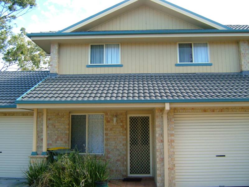 QUICK WALK TO UNI Picture 1