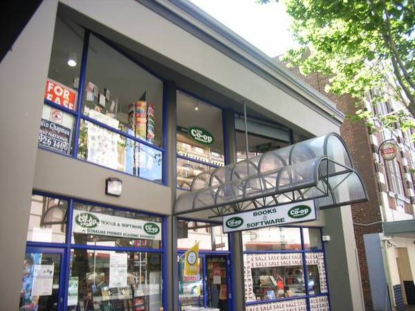 GREAT LOCATION - TOP FLOOR AVAILABLE Picture 2