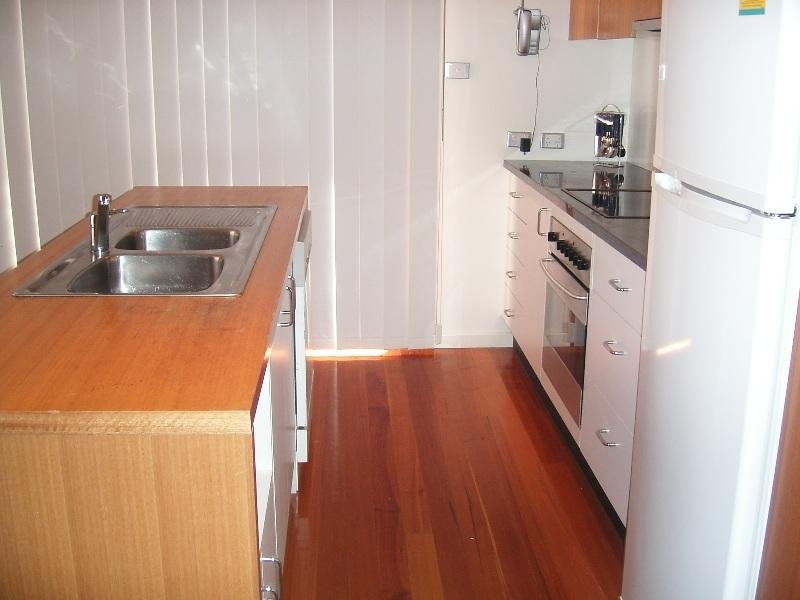 CLOSE TO THE BEACH! Picture 2