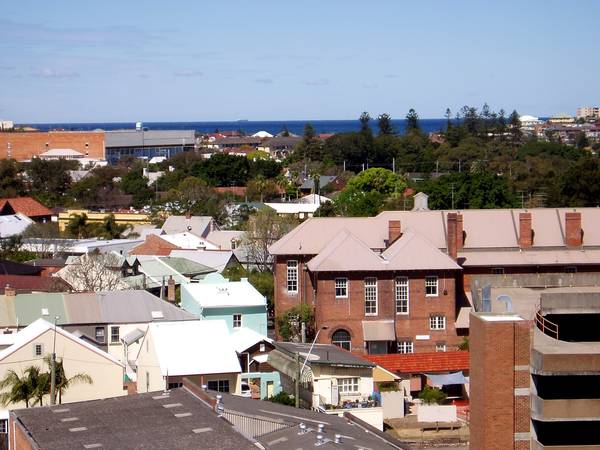 STUNNING INNER CITY APARTMENT Picture 2