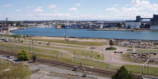 STUNNING INNER CITY APARTMENT Picture 1