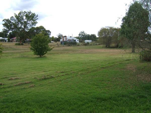 2 ACRES IN TOWN Picture 3