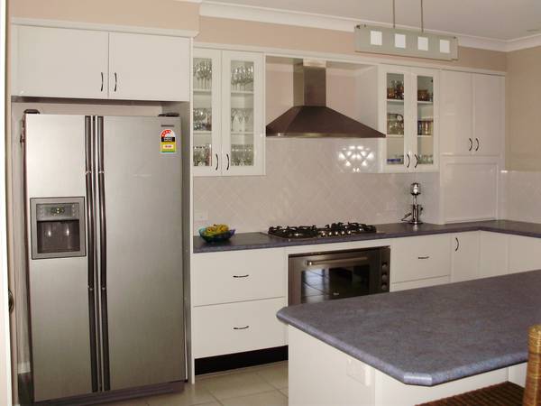 LIFESTYLE ON ACRES! Picture 3