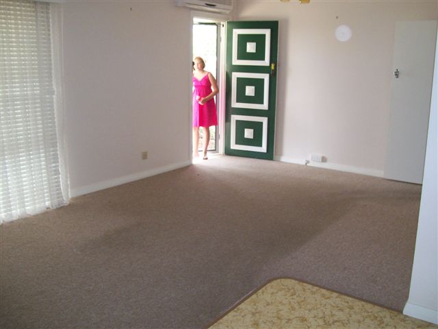 MAKE ME AN OFFER Picture