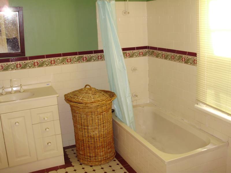 CLASSIC FEDERATION STYLE HOME Picture