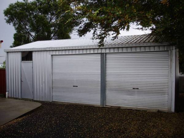 AUCTION 10AM SATURDAY 8TH OCTOBER Picture