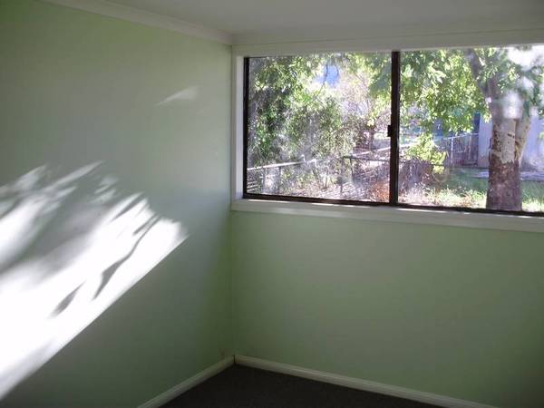 Comfy Cottage on a Beautiful Big Treed Block Picture