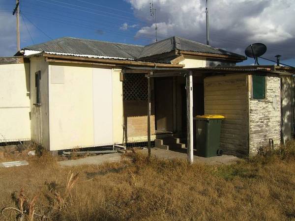 LOOK AT THIS FOR PRICE Picture 2