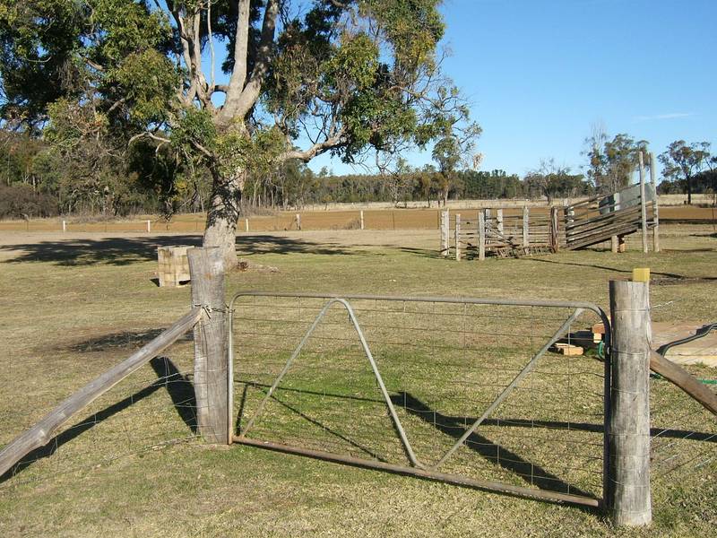 FIND YOURSELF SOME ACRES Picture 2