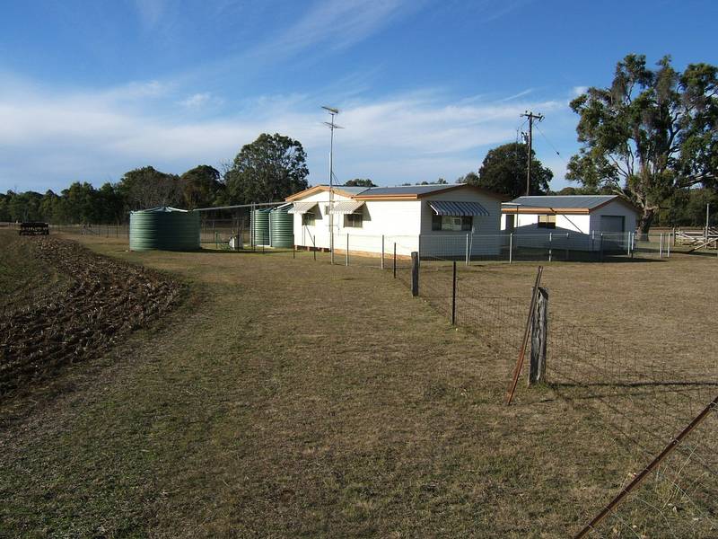 FIND YOURSELF SOME ACRES Picture 3