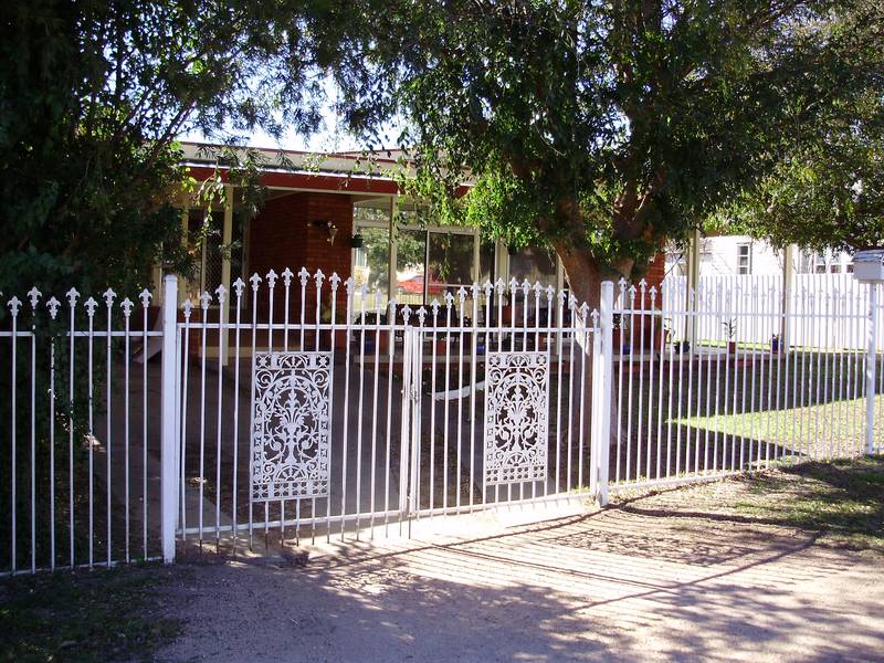 BIG HOME IN GREAT STREET! Picture 2