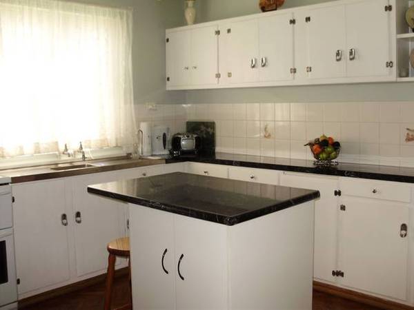 COTTAGE APPEAL. Picture