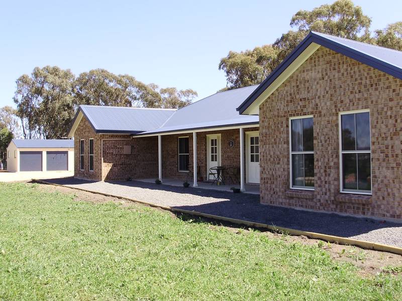 RURAL RETREAT BELOW REPLACEMENT COST!!! Picture 2