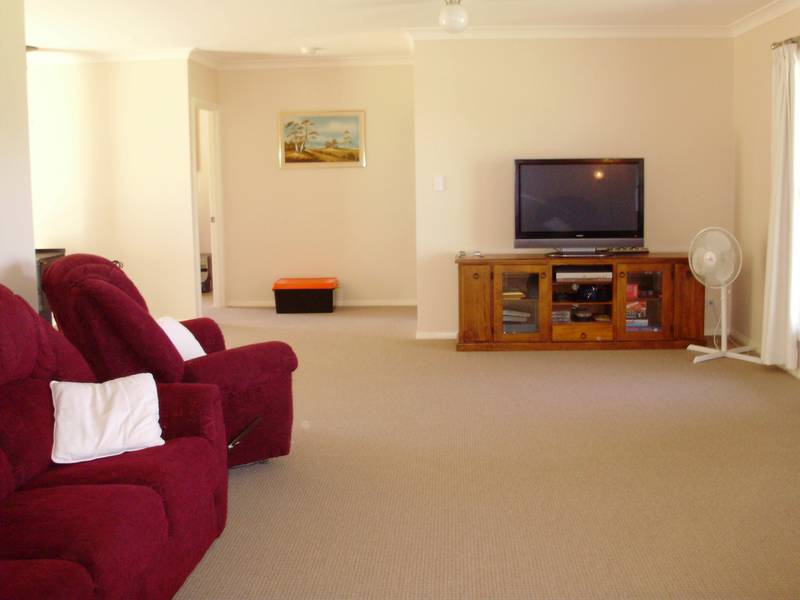 RURAL RETREAT BELOW REPLACEMENT COST!!! Picture 3